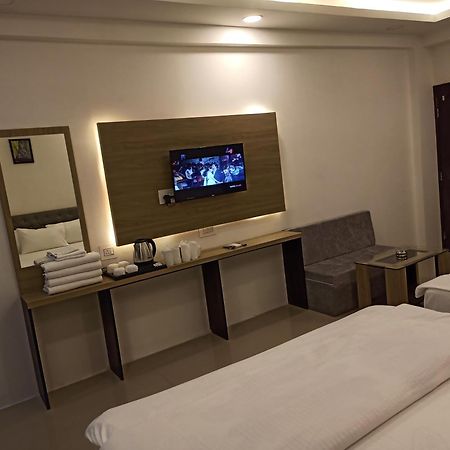 Gods County Hotels & Resorts Tarapith Eksteriør billede