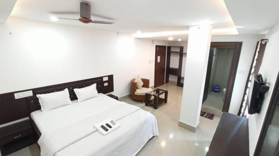 Gods County Hotels & Resorts Tarapith Eksteriør billede