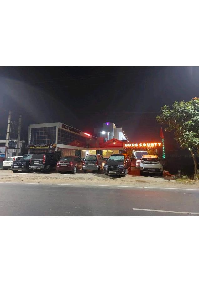 Gods County Hotels & Resorts Tarapith Eksteriør billede