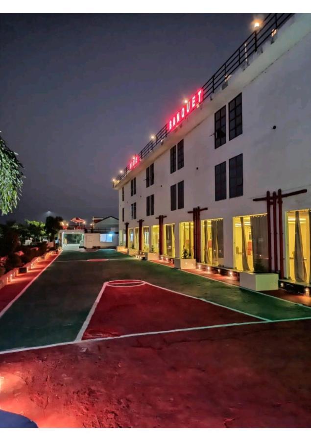 Gods County Hotels & Resorts Tarapith Eksteriør billede