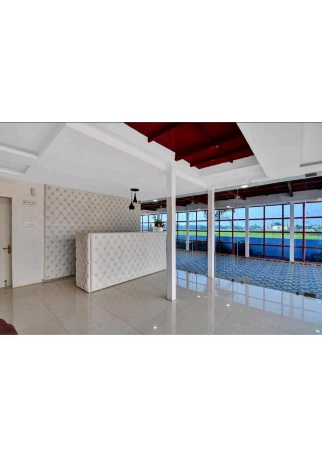 Gods County Hotels & Resorts Tarapith Eksteriør billede