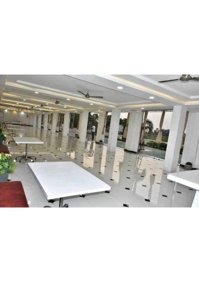 Gods County Hotels & Resorts Tarapith Eksteriør billede