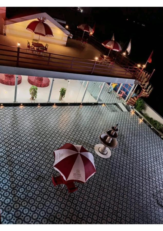 Gods County Hotels & Resorts Tarapith Eksteriør billede