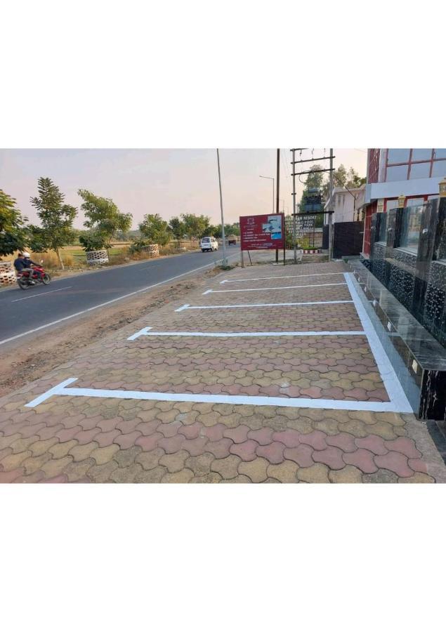 Gods County Hotels & Resorts Tarapith Eksteriør billede