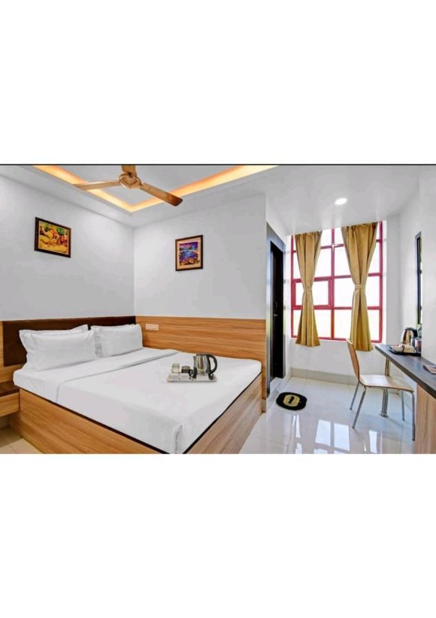 Gods County Hotels & Resorts Tarapith Eksteriør billede