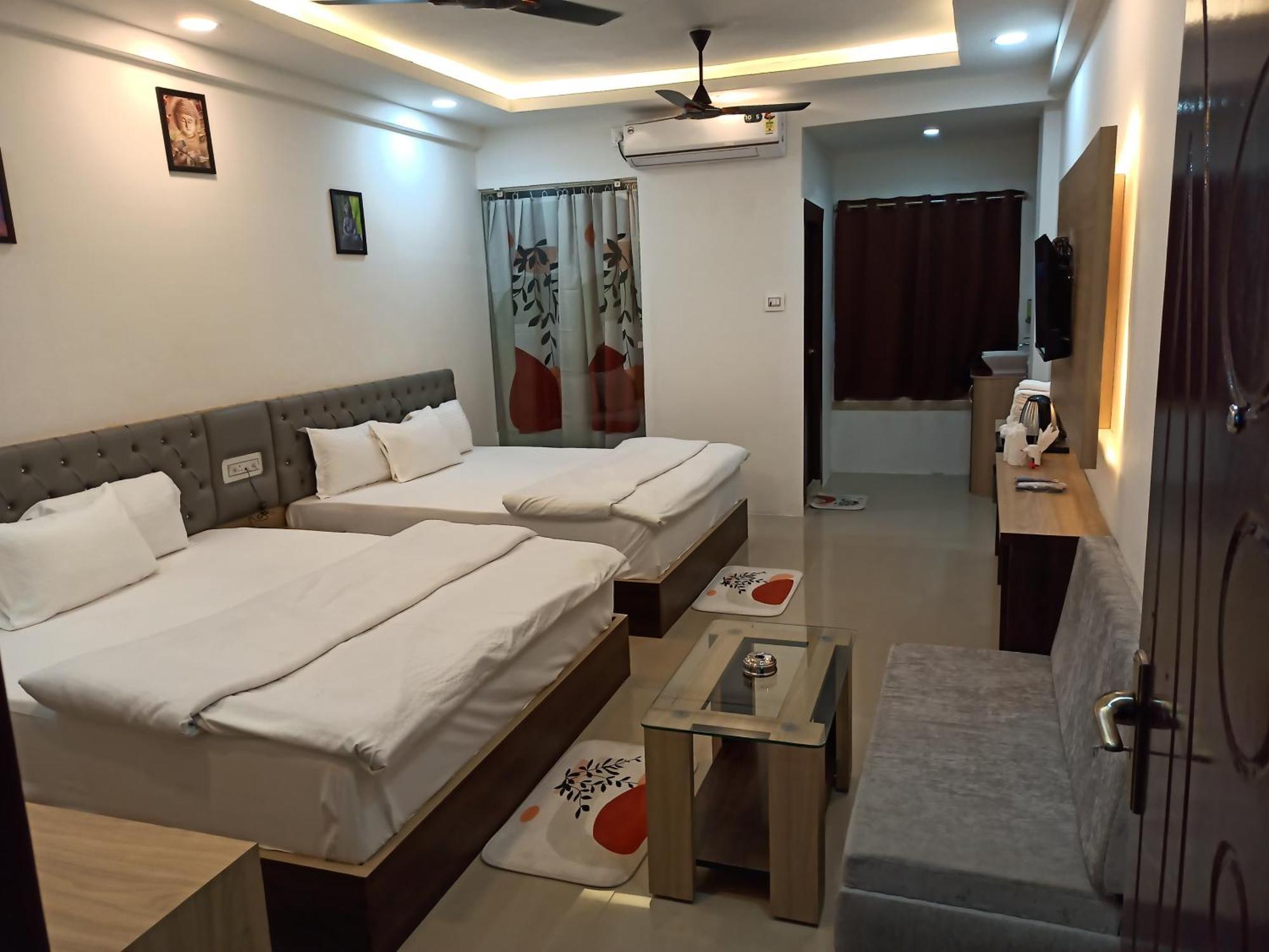 Gods County Hotels & Resorts Tarapith Eksteriør billede