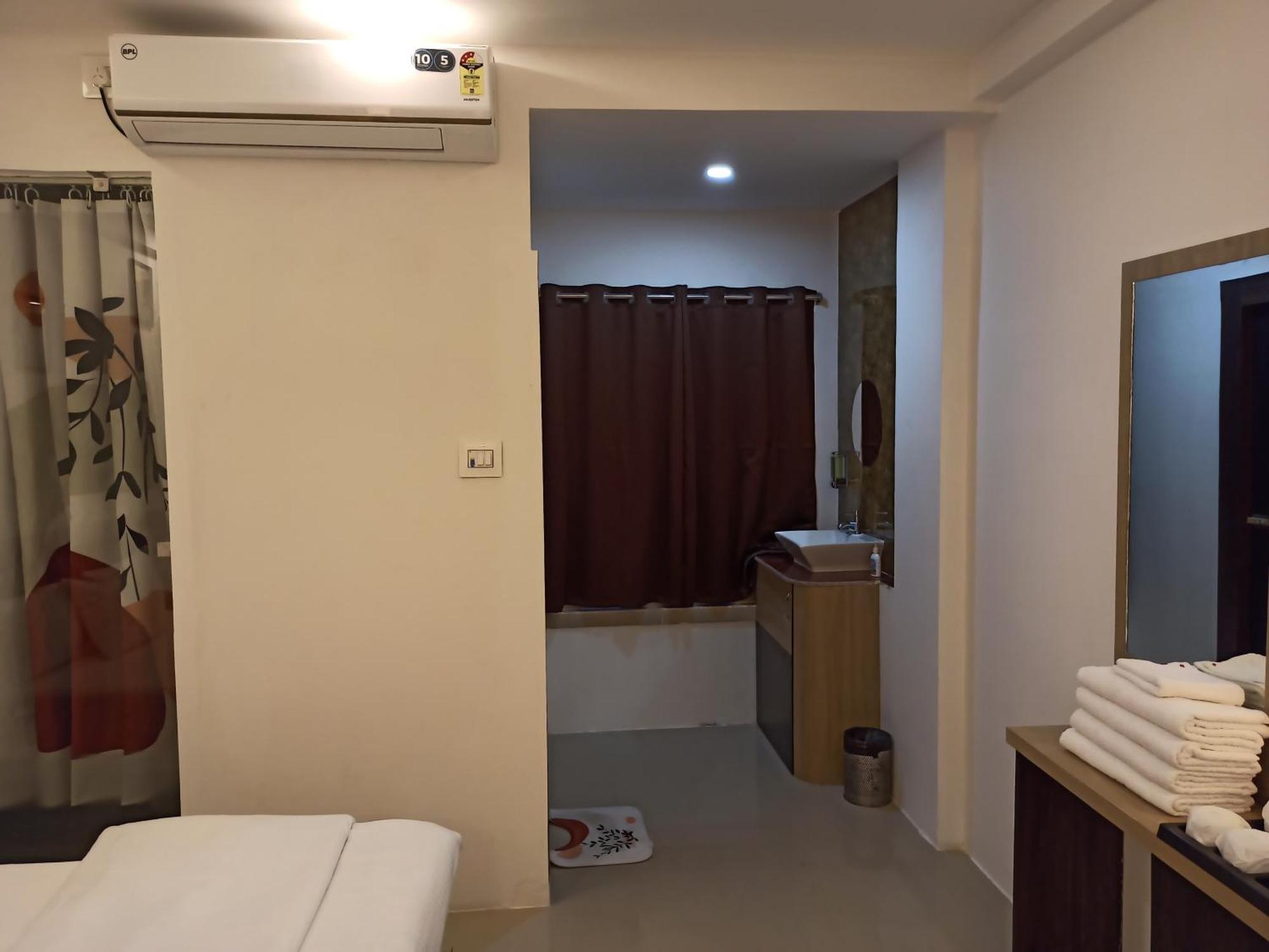 Gods County Hotels & Resorts Tarapith Eksteriør billede