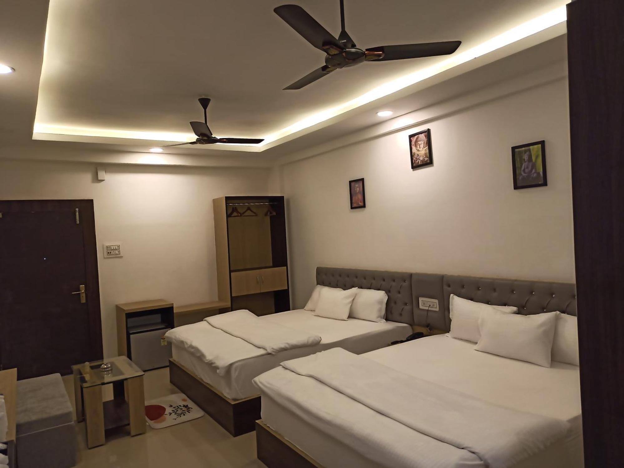Gods County Hotels & Resorts Tarapith Eksteriør billede