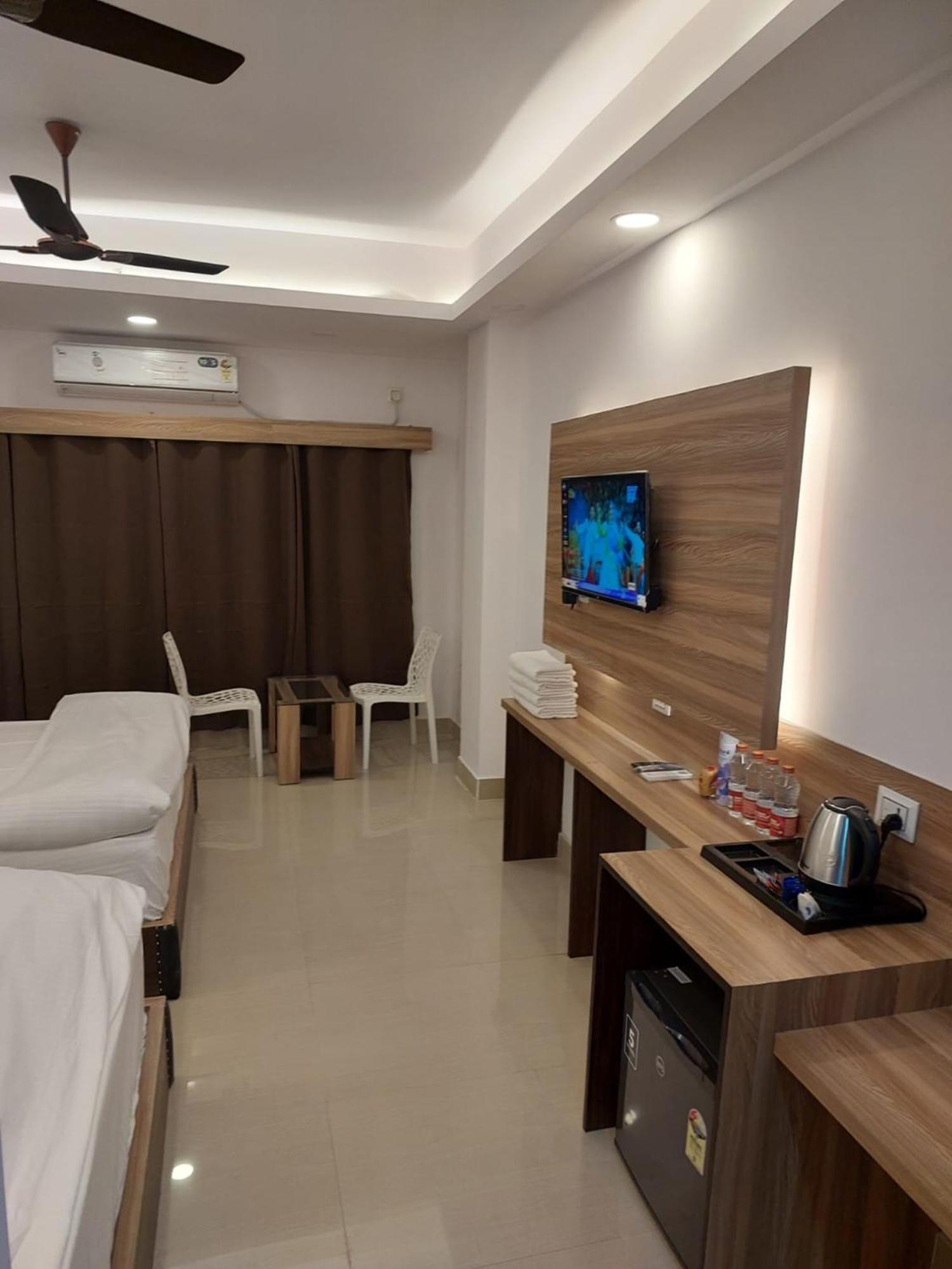 Gods County Hotels & Resorts Tarapith Eksteriør billede